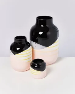 Motel a Miio Vasen^Nuno Vase M Schwarz Rosa Gelb Gestreift